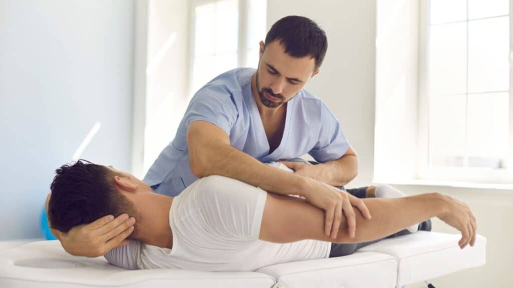 Physiotherapist vs physical therapist